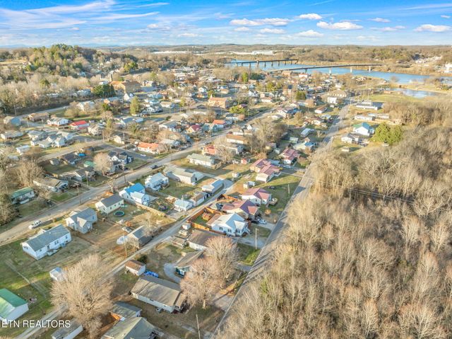 618 Steekee Rd, Loudon, TN 37774