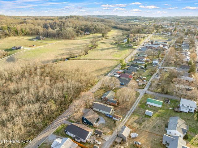 618 Steekee Rd, Loudon, TN 37774