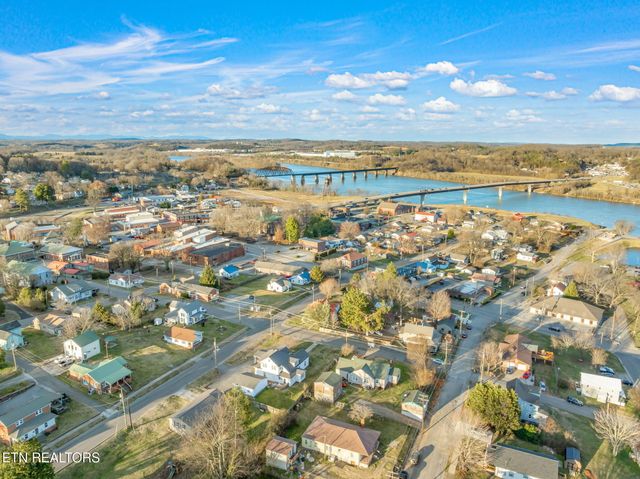 618 Steekee Rd, Loudon, TN 37774