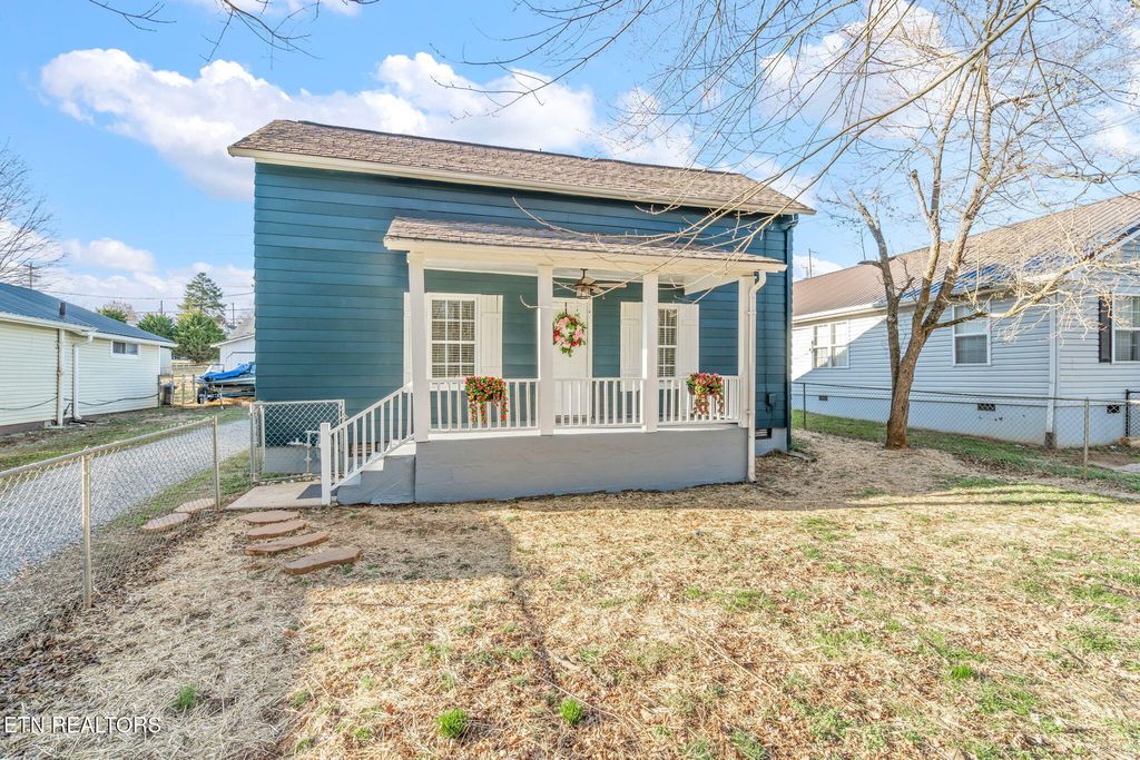 618 Steekee Rd, Loudon, TN 37774