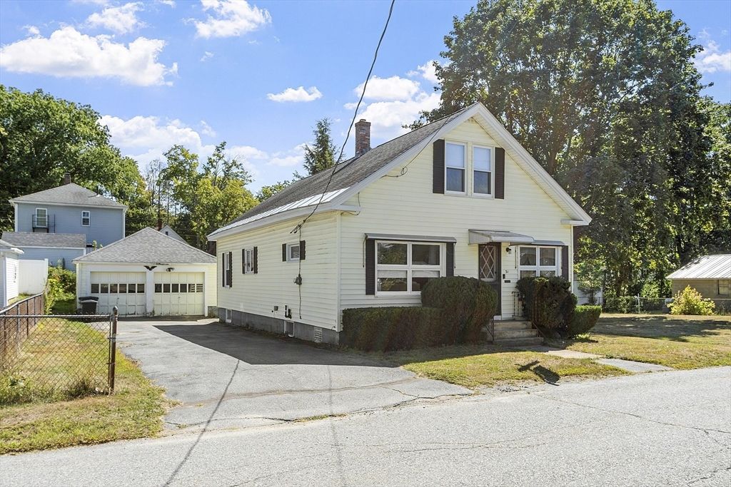 31 Euclid St, Gardner, MA 01440