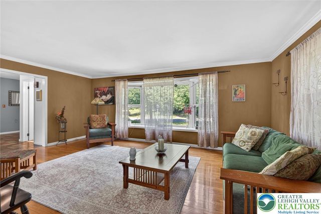 1466 Willowbrook Drive, Lower Saucon Twp, PA 18015