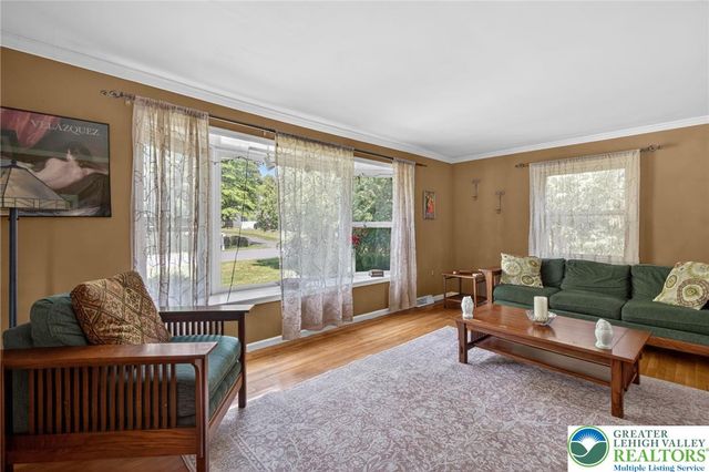 1466 Willowbrook Drive, Lower Saucon Twp, PA 18015