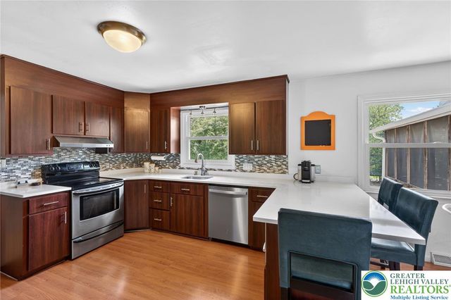 1466 Willowbrook Drive, Lower Saucon Twp, PA 18015