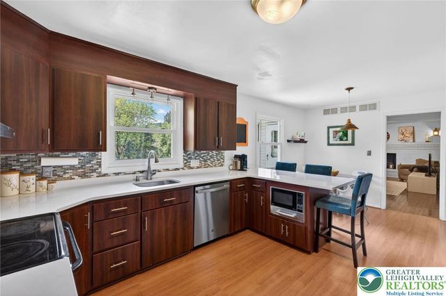 1466 Willowbrook Drive, Lower Saucon Twp, PA 18015
