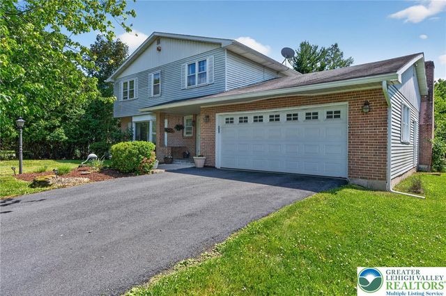 1466 Willowbrook Drive, Lower Saucon Twp, PA 18015