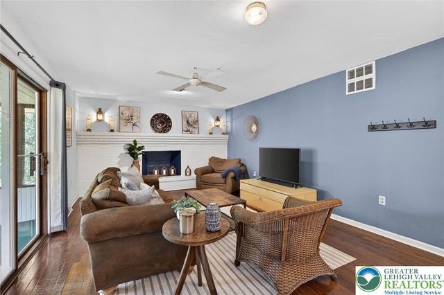1466 Willowbrook Drive, Lower Saucon Twp, PA 18015