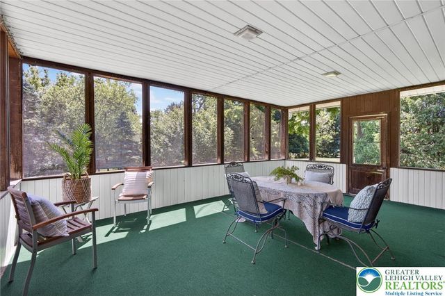 1466 Willowbrook Drive, Lower Saucon Twp, PA 18015