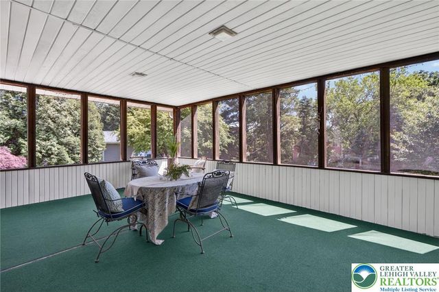1466 Willowbrook Drive, Lower Saucon Twp, PA 18015