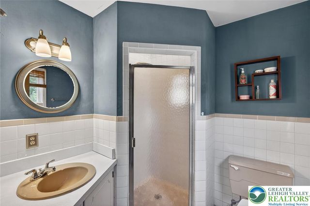 1466 Willowbrook Drive, Lower Saucon Twp, PA 18015