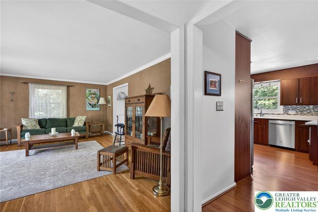 1466 Willowbrook Drive, Lower Saucon Twp, PA 18015