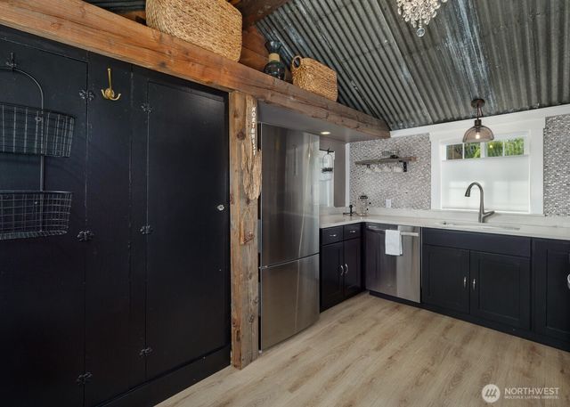 233 W Washington Street, Sequim, WA 98382