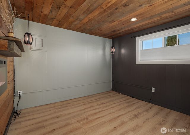 233 W Washington Street, Sequim, WA 98382