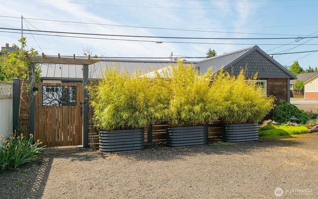 233 W Washington Street, Sequim, WA 98382