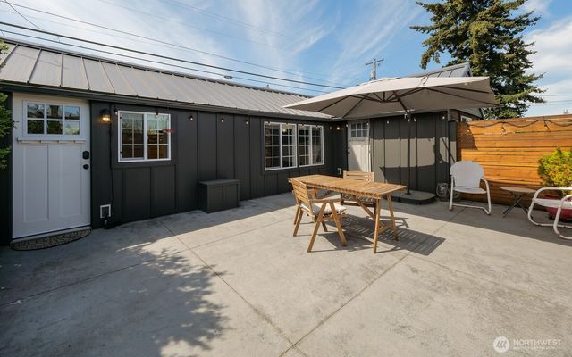 233 W Washington Street, Sequim, WA 98382