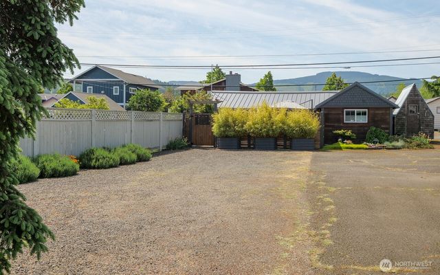 233 W Washington Street, Sequim, WA 98382