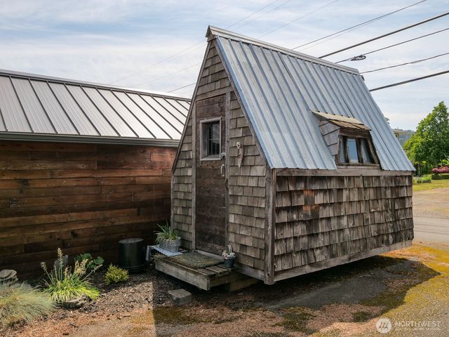 233 W Washington Street, Sequim, WA 98382
