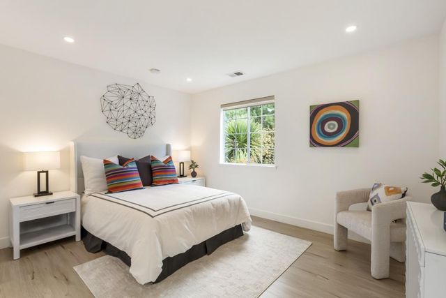 2064 Rialto Court, Mountain View, CA 94043