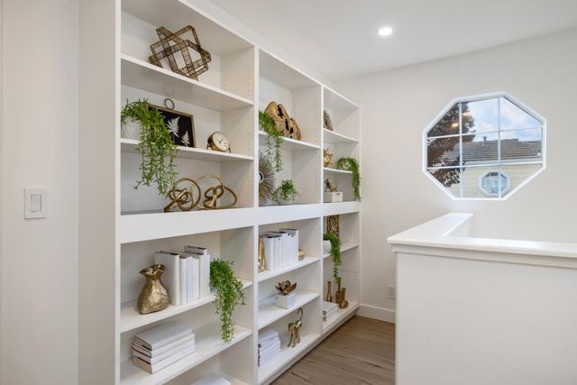 2064 Rialto Court, Mountain View, CA 94043