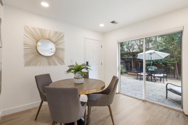 2064 Rialto Court, Mountain View, CA 94043