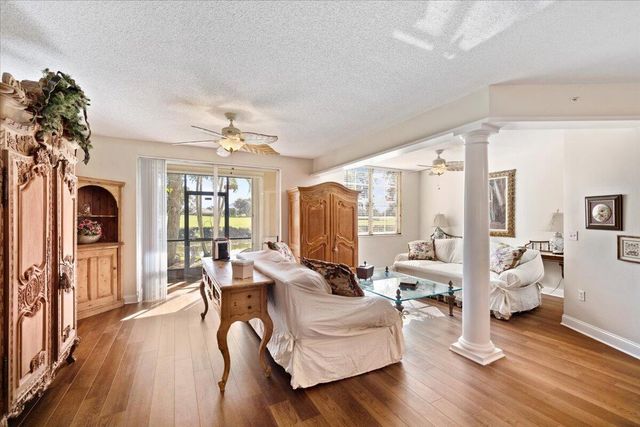 11720 SAINT ANDREWS Place 107, Wellington, FL 33414