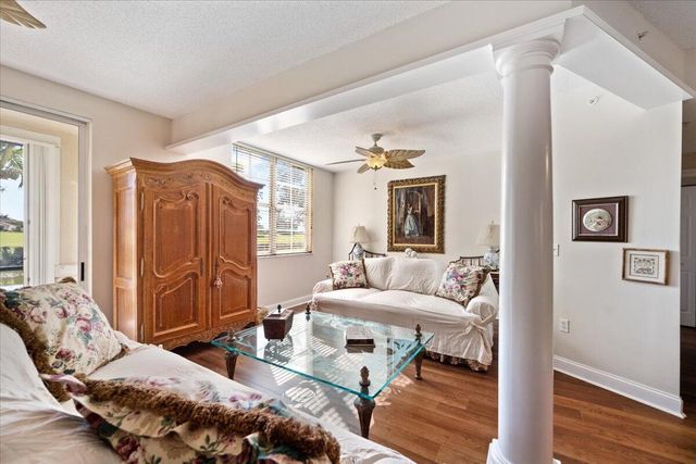 11720 SAINT ANDREWS Place 107, Wellington, FL 33414