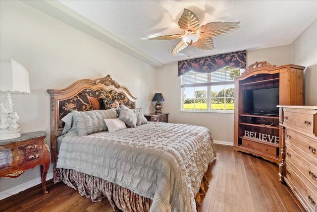 11720 SAINT ANDREWS Place 107, Wellington, FL 33414