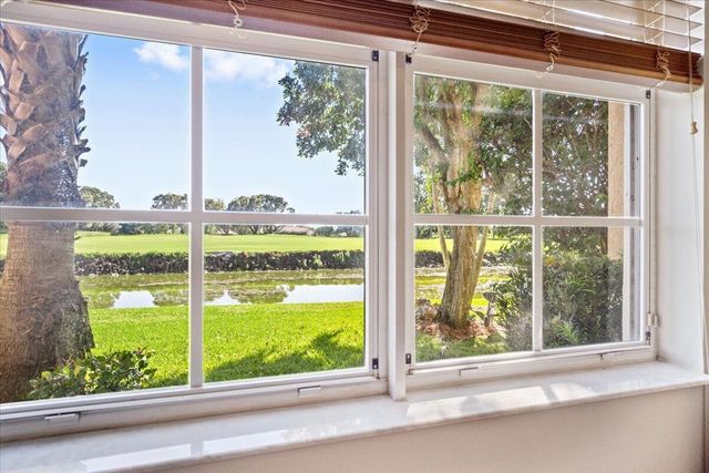 11720 SAINT ANDREWS Place 107, Wellington, FL 33414