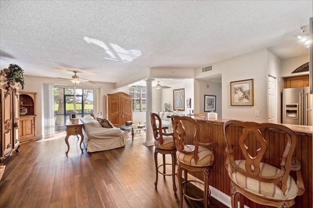 11720 SAINT ANDREWS Place 107, Wellington, FL 33414