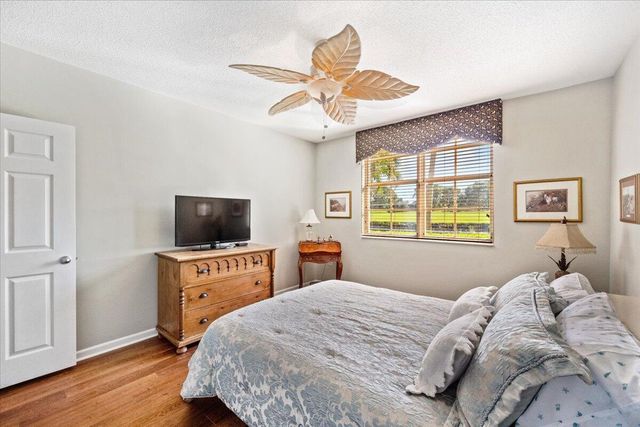 11720 SAINT ANDREWS Place 107, Wellington, FL 33414