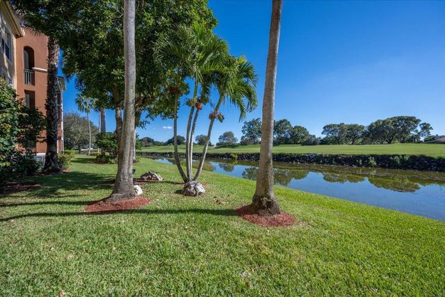 11720 SAINT ANDREWS Place 107, Wellington, FL 33414