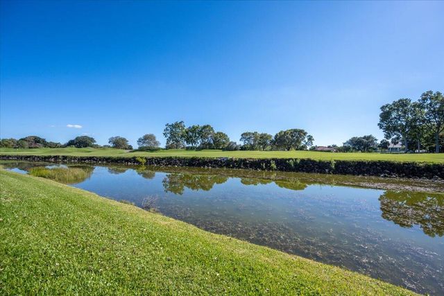 11720 SAINT ANDREWS Place 107, Wellington, FL 33414