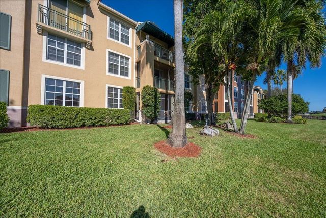 11720 SAINT ANDREWS Place 107, Wellington, FL 33414