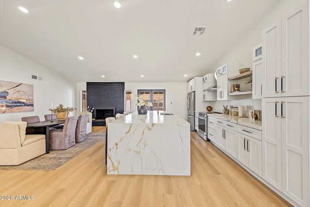 2324 E CORTEZ Street, Phoenix, AZ 85028