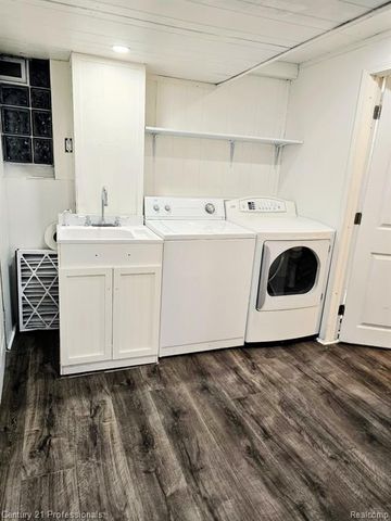 3813 Brewster Street, Dearborn, MI 48120