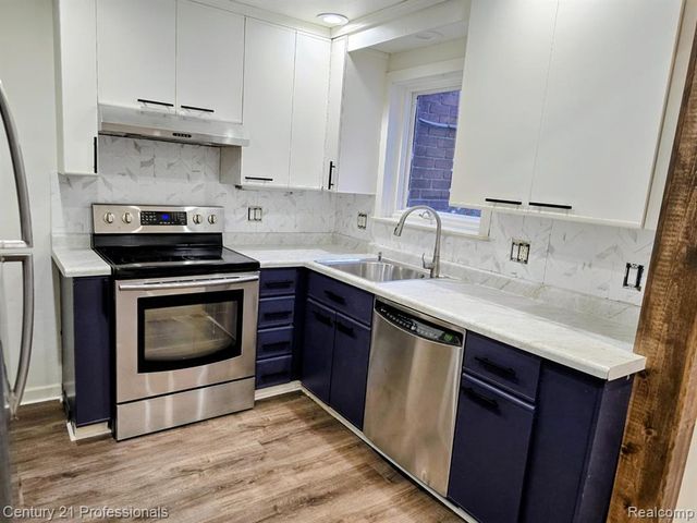 3813 Brewster Street, Dearborn, MI 48120