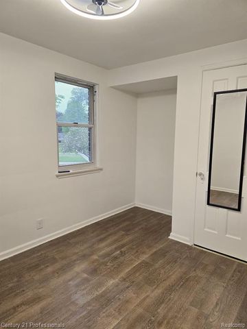 3813 Brewster Street, Dearborn, MI 48120
