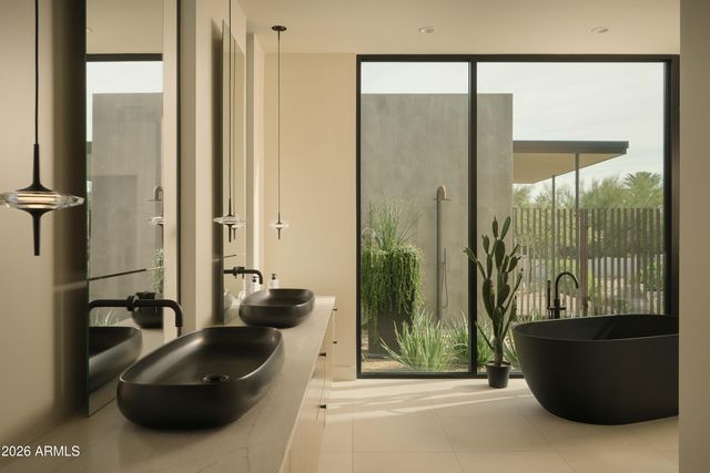 5287 N INVERGORDON Road, Paradise Valley, AZ 85253