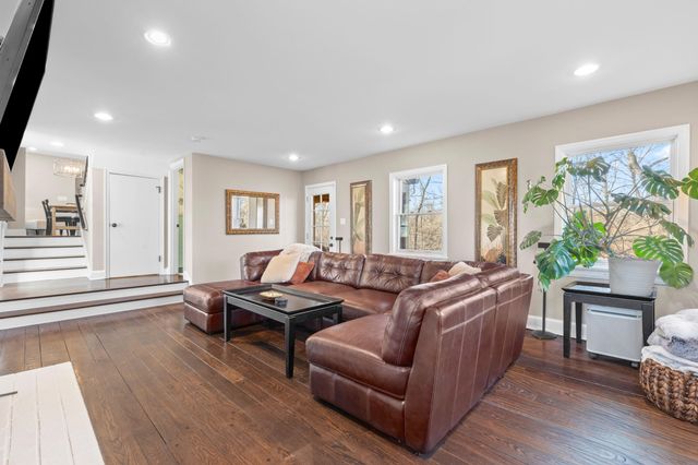 1054 Emerson Road, Park Hills, KY 41011