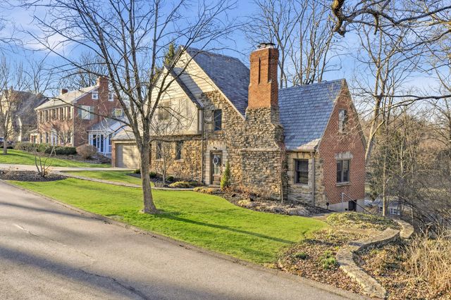 1054 Emerson Road, Park Hills, KY 41011