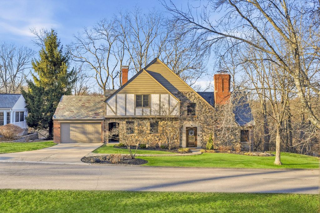 1054 Emerson Road, Park Hills, KY 41011