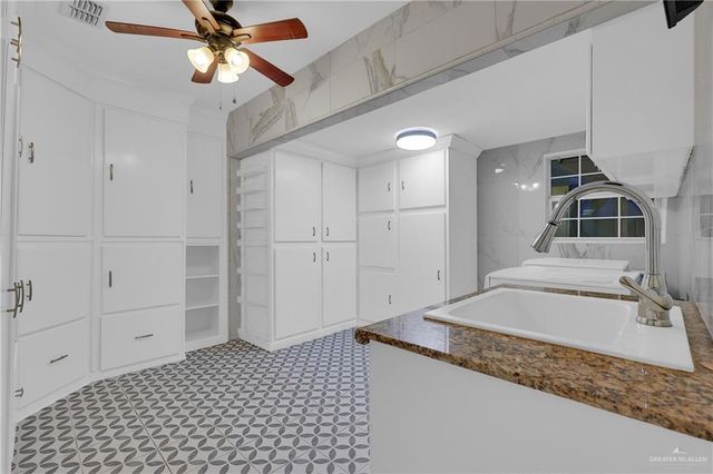 2301 Tanglewood Lane, Weslaco, TX 78596