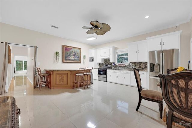 2301 Tanglewood Lane, Weslaco, TX 78596