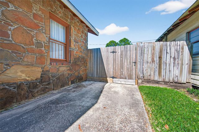4415 Walker Street, Houston, TX 77023