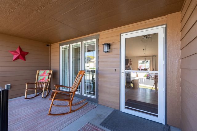 504 E Parker Dr, Colbert, WA 99005