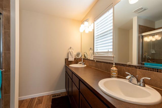504 E Parker Dr, Colbert, WA 99005