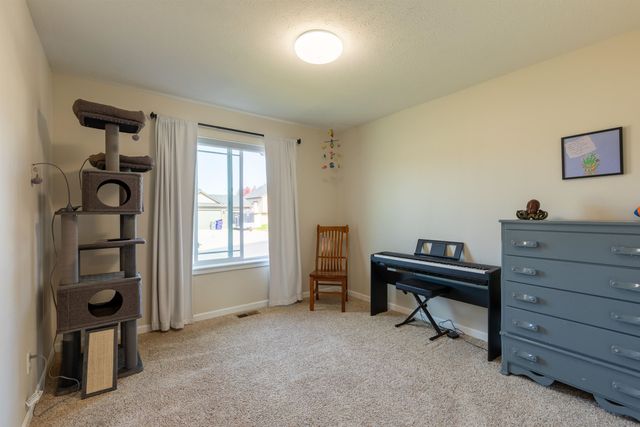 504 E Parker Dr, Colbert, WA 99005
