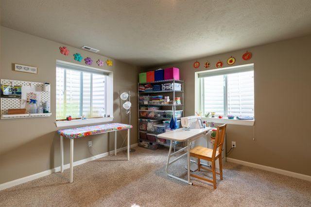 504 E Parker Dr, Colbert, WA 99005