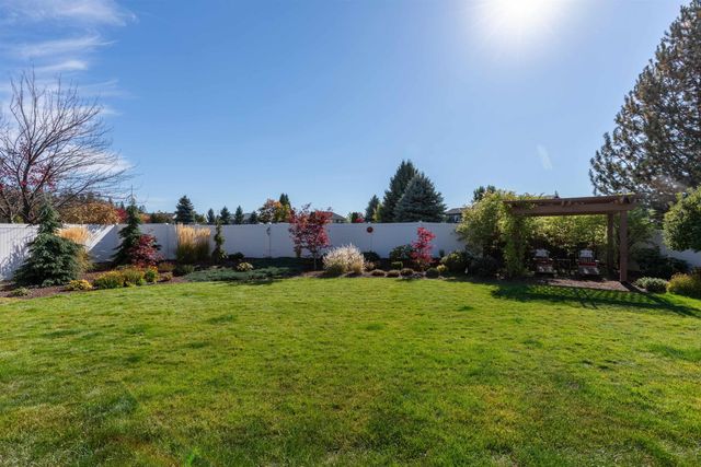 504 E Parker Dr, Colbert, WA 99005