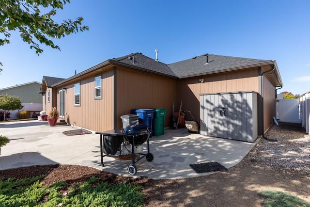 504 E Parker Dr, Colbert, WA 99005